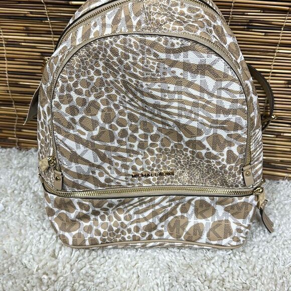 Michael Michael Kors Signature Rhea Zip Medium Backpack - Camel Multi - Picture 2 of 4